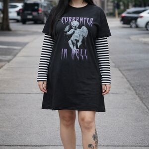 Hot Topic Black and White Graphic Long Sleeve Shirt